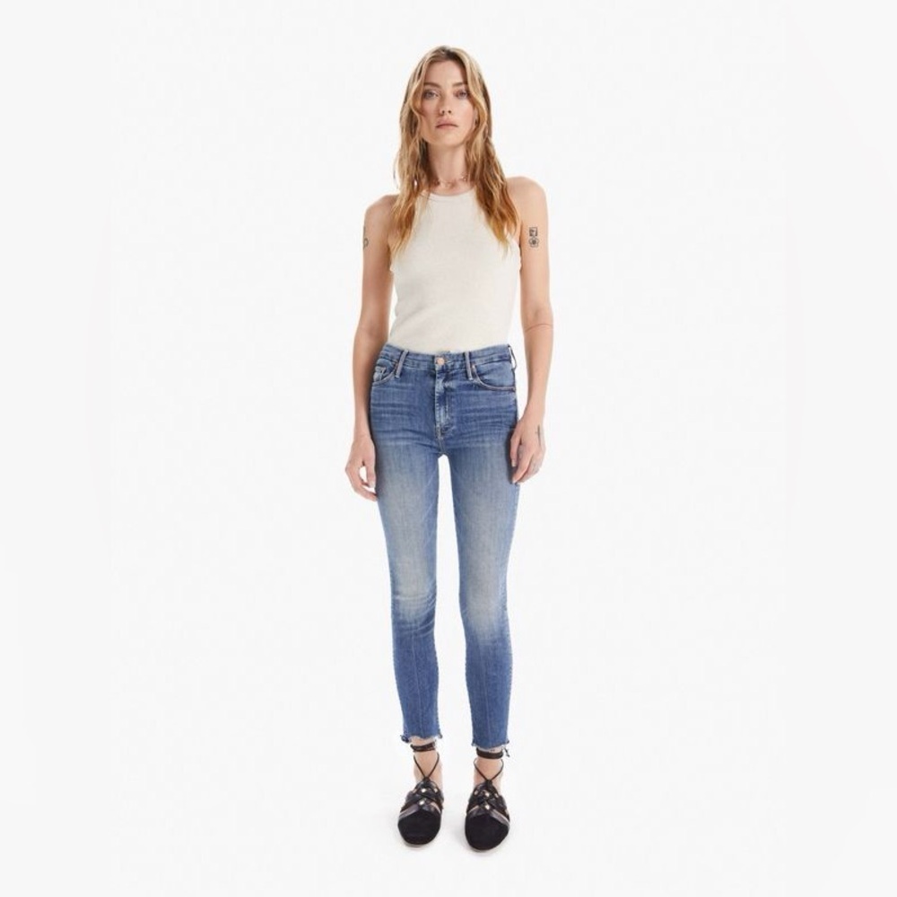 MOTHER High Waisted Looker Ankle Fray in Walking On Coals, Size 26